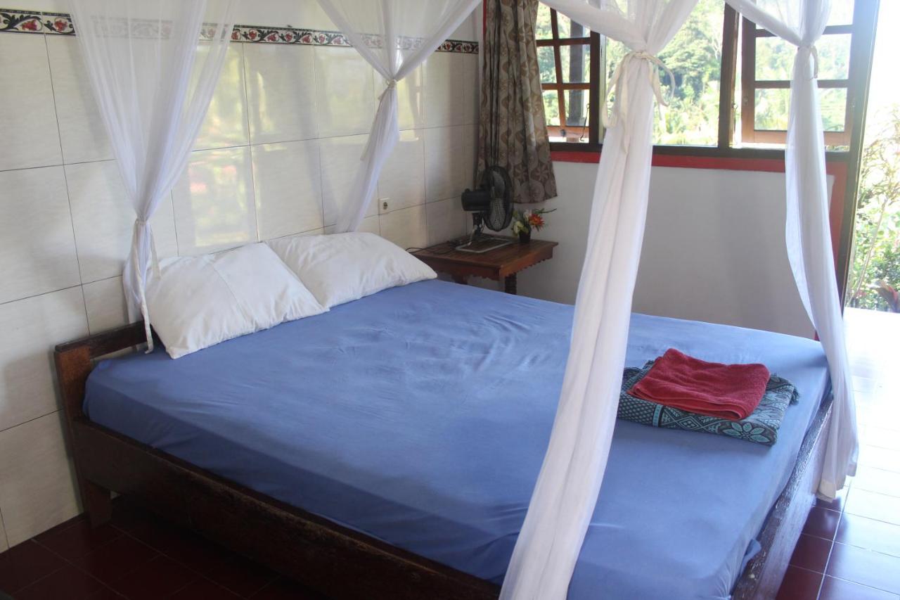 Pondok Lembah Dukuh Homestay كارانغاسِم المظهر الخارجي الصورة