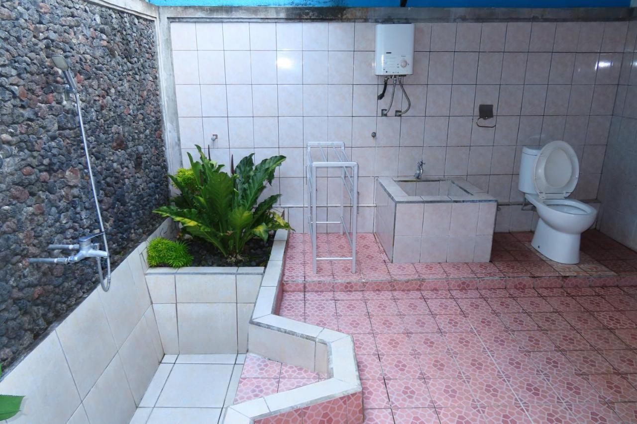Pondok Lembah Dukuh Homestay كارانغاسِم المظهر الخارجي الصورة